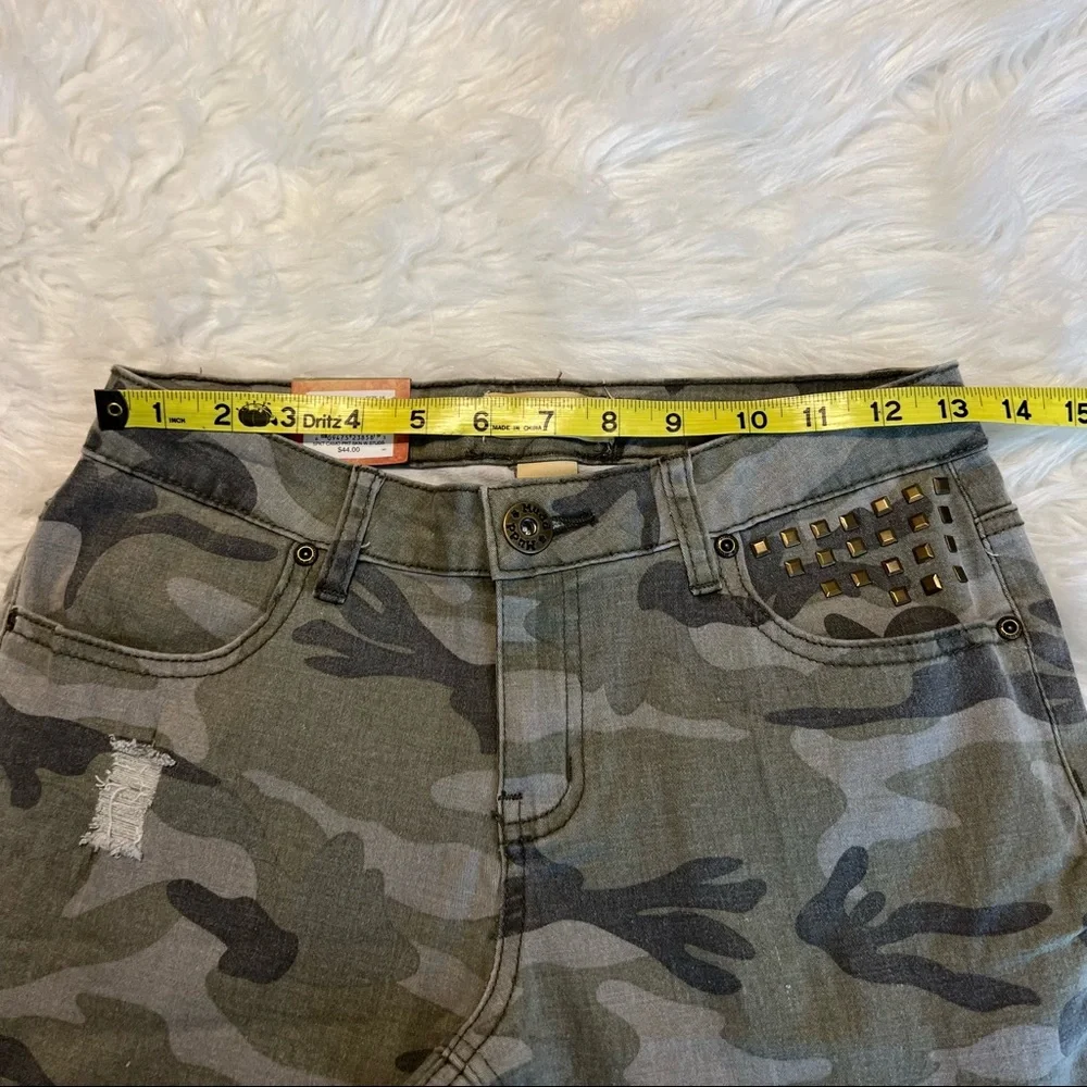 Mudd Girls Super Skinny Jeans Pants Camo print with studs 5 pocket Distressed 16